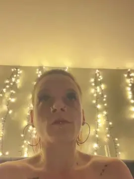 Hottietottie25  live sex cam