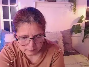 Linda_banks_  live sex cam