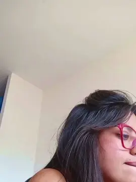 Seleneamor32  live sex cam