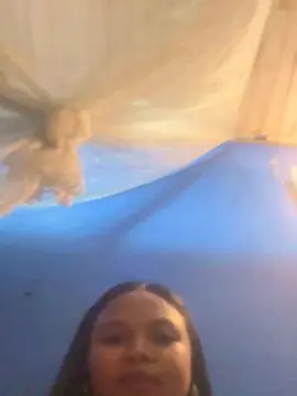 Melanie022  live sex cam