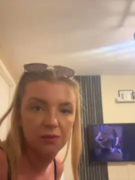 Xxhoneyraexx  live sex cam
