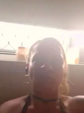 Ki_nooks  live sex cam
