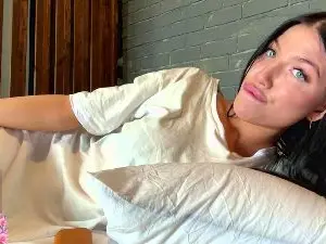 SukWoodring  live sex cam