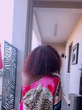 MaevaFrenchy  live sex cam
