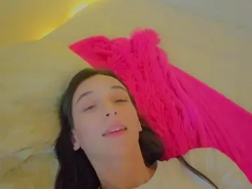 MaudeCutrell  live sex cam