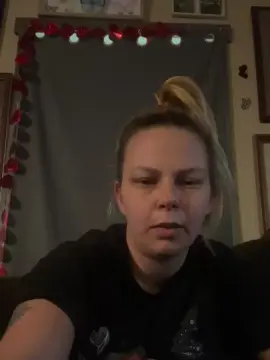 Beendoinit  live sex cam