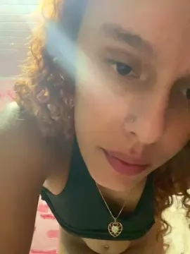 Nandaruivinha20  live sex cam
