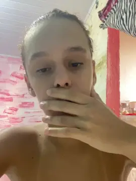 Nandaruivinha20  live sex cam