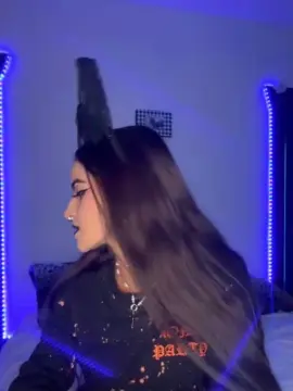 PocketBunny1  live sex cam