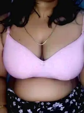 Kiara  live sex cam