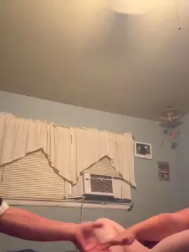 Shygirl37  live sex cam