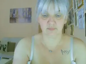 Irma2  live sex cam