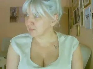 Irma2  live sex cam