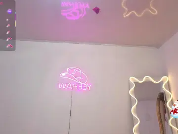 Kittystar_tay  live sex cam
