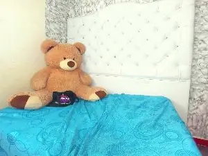 Mia_miller001  live sex cam