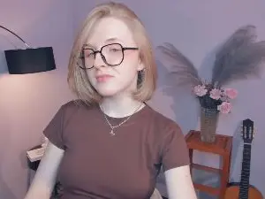 ReinaAusdemore  live sex cam