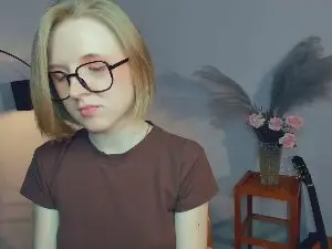ReinaAusdemore  live sex cam