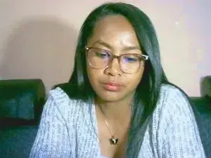 Yummy_sitraka  live sex cam