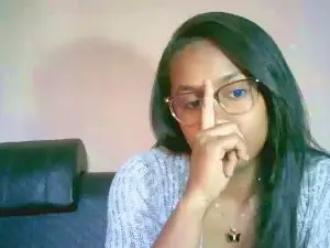 Yummy_sitraka  live sex cam