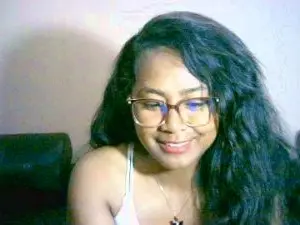 Yummy_sitraka  live sex cam