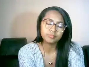 Yummy_sitraka  live sex cam