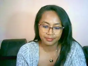 Yummy_sitraka  live sex cam
