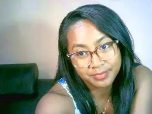 Yummy_sitraka  live sex cam