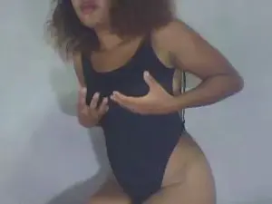 Ifaliana743  live sex cam