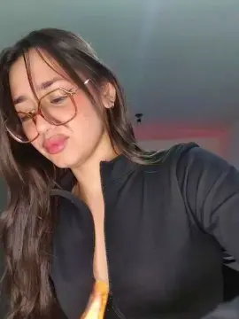 Emilyho  live sex cam