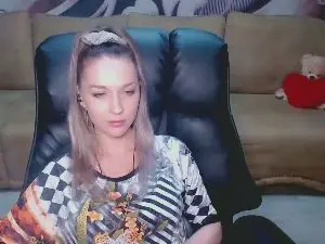Lovellymalina  live sex cam