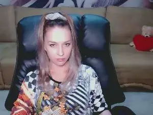 Lovellymalina  live sex cam