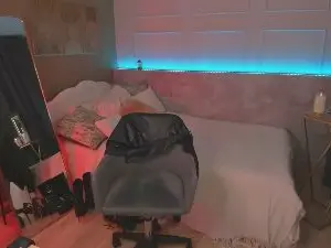 KylieMellow  live sex cam