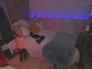 KylieMellow  live sex cam