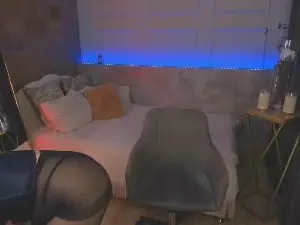 KylieMellow  live sex cam