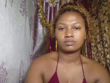 Claudine6  live sex cam