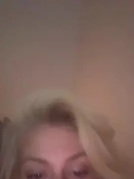 Viky69porno  live sex cam