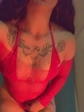 Gatamalvadaxxx  live sex cam