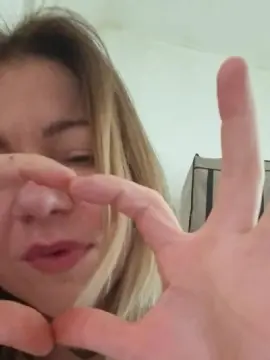 Malika025  live sex cam