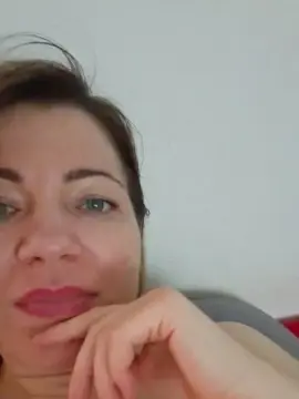Malika025  live sex cam