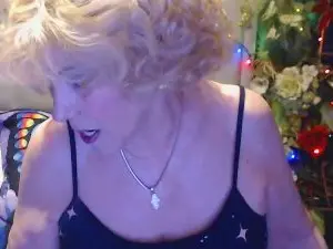 GRANNY_LISA  live sex cam