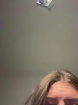 Gwen2  live sex cam