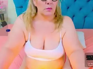 Nayla_Garner  live sex cam