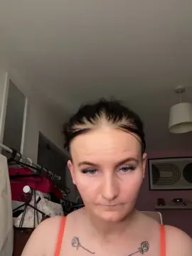 Brunettelesbian  live sex cam