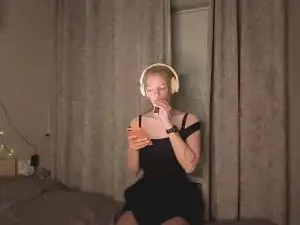 MinaElberson  live sex cam