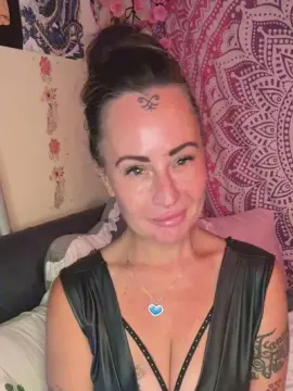 HarleyMoon_X  live sex cam