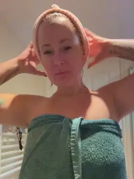 HarleyMoon_X  live sex cam