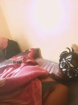 Bigbut_butterf3  live sex cam