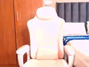 NAOMIBESTER  live sex cam