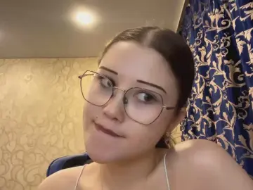 AdelaideDuwe  live sex cam