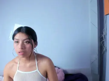 Chloe_Martini  live sex cam